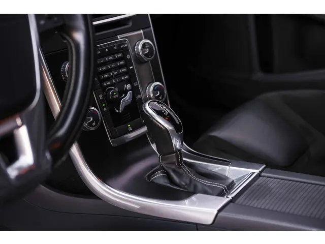 Volvo V60 1.5 T3 R-Design 2017 Benzine 28