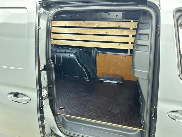 Volkswagen Caddy Cargo Maxi 2.0 TDI Style 2023 Diesel 26