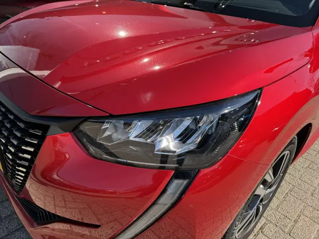 Peugeot 208 1.2 Turbo 100 PK Allure Pack 2023 Benzine 29