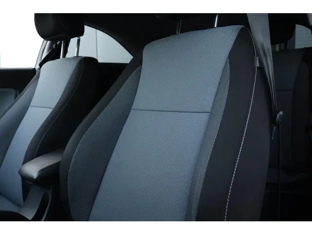 Hyundai i20 Coupé 1.0 T-GDI Premium 2017 Benzine 13