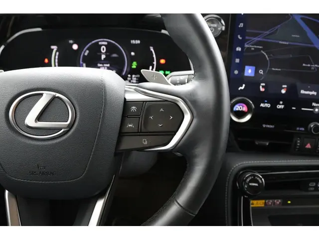 Lexus NX 450h+ AWD Launch Edition 2022 Hybride Benzine 18