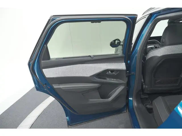 Peugeot 5008 1.2 Hybrid 136 GT 2024 Hybride Benzine 74