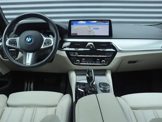 BMW 5 Serie Touring 530e 2023 Hybride Benzine 11