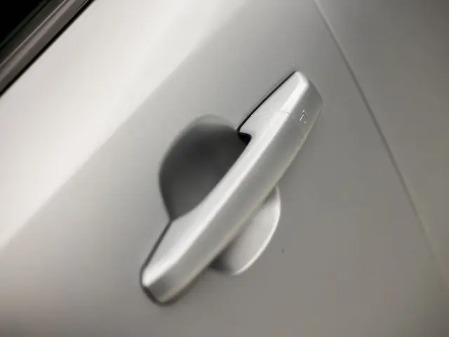 Jaguar F-PACE 2.0 Portfolio R-Sport AWD 20d 2017 Diesel 32