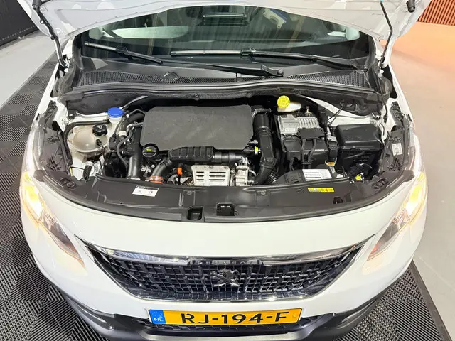 Peugeot 2008 |1.2 PureTech Blue Lion | Pano | 2017 Benzine 41