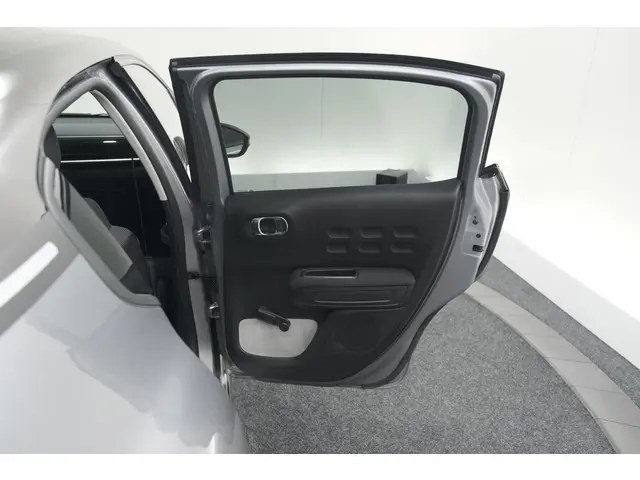 Citroën C3 PureTech 110 EAT6 Shine 2023 Benzine 57