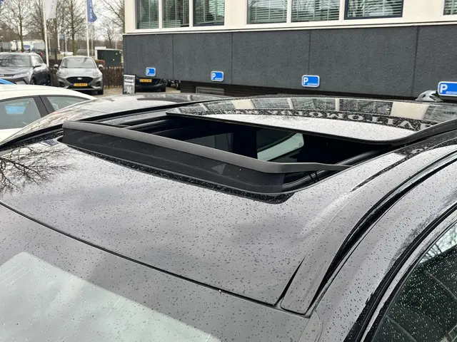 Volvo XC60 2.0 B4 R-Design 2021 Benzine 38