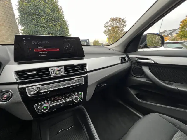 BMW X1 SDrive18i Executive Automaat 2020 Benzine 36