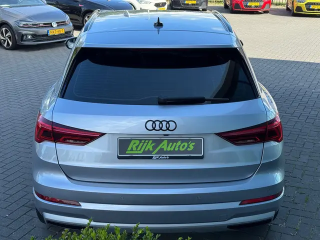 Audi Q3 35 TFSI * Leder * 360 Camera * Keyless 2020 Benzine 18