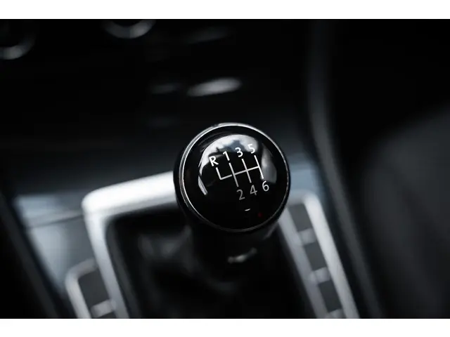 Volkswagen Golf 1.0 TSI Trendline 2017 Benzine 26