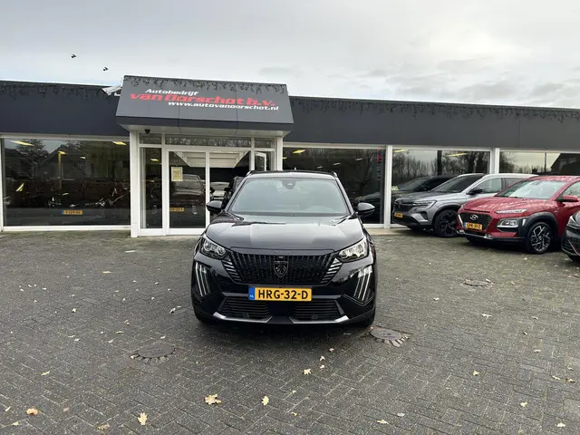 Peugeot 2008 1.2 Hybrid 145 Allure 2025 Hybride Benzine 4