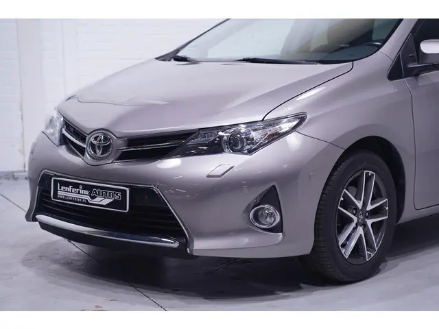 Toyota Auris 1.6 First Edition 2015 Benzine 8