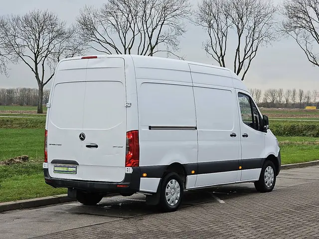 Mercedes-Benz Sprinter 3