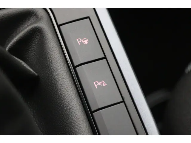 SEAT Arona 1.0 TSI Style Business Intense 2019 Benzine 43