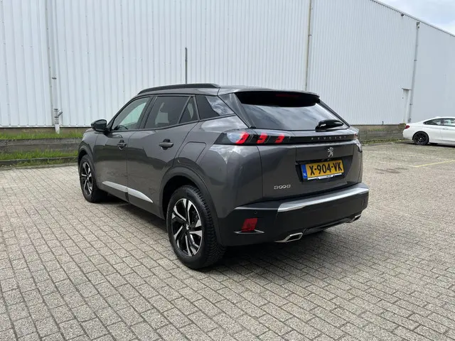 Peugeot 2008 1.2 PureTech Allure Pack 2021 Benzine 63