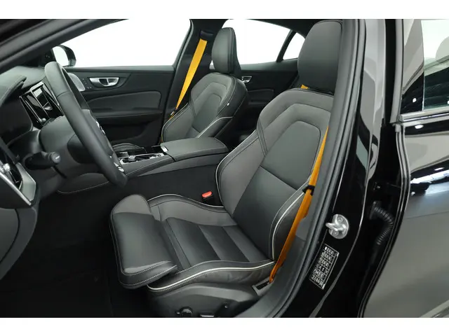 Volvo S60 T8 Polestar Engineered 2024 Hybride Benzine 3