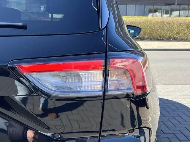 Ford Kuga 2.5 PHEV ST-Line X 2024 Hybride Benzine 5