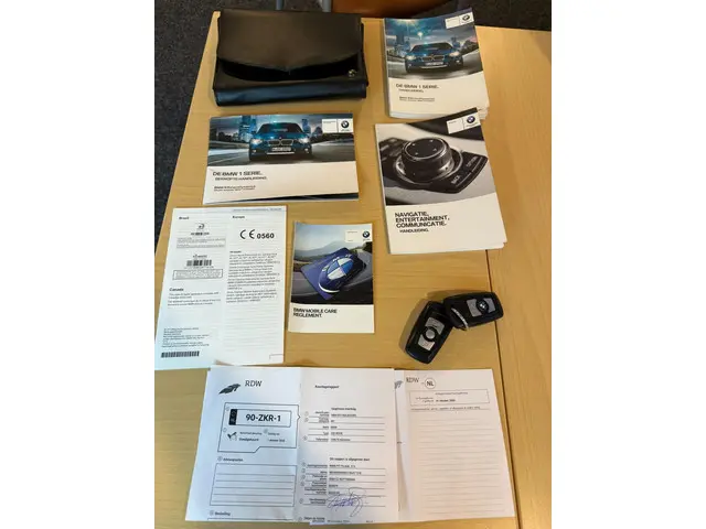 BMW 1 Serie 114i Business+ 2012 Benzine 24