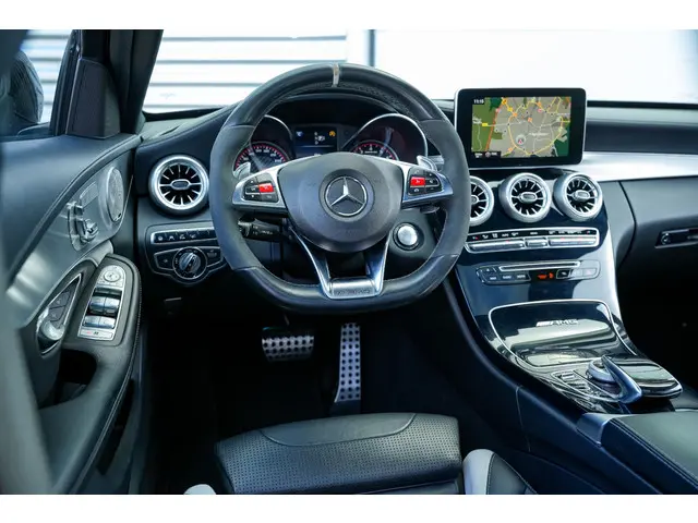 Mercedes-Benz C-Klasse Estate AMG 63 S 2015 Benzine 4