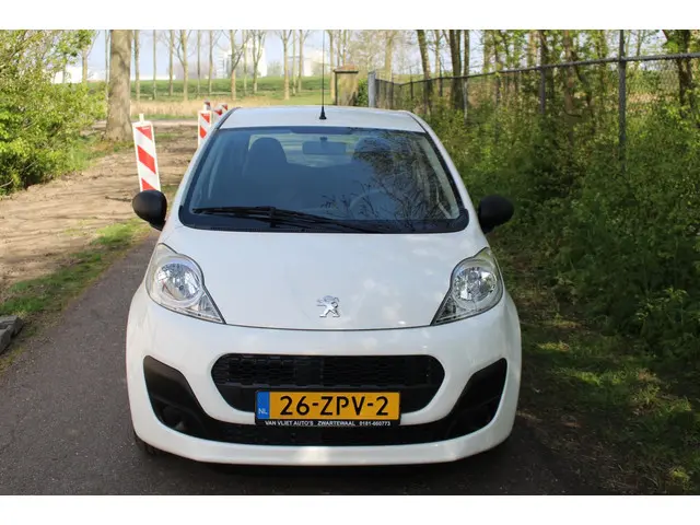 Peugeot 107 1.0 Access Accent *Airco ! *2e EIG ! 2013 Benzine 8