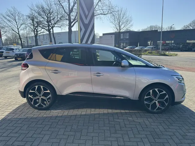 Renault Scénic TCe 140 Techno 2021 Benzine 4