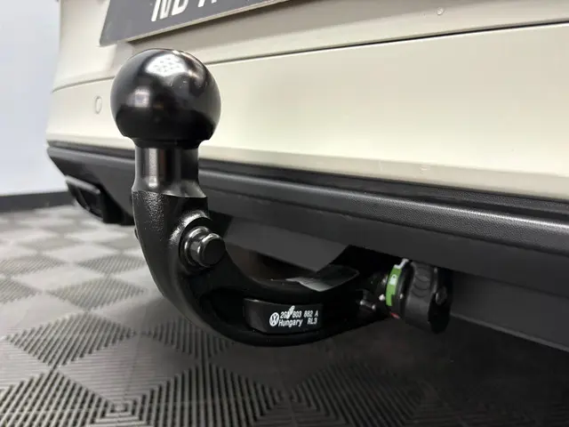 Volkswagen T-Roc 1.5 TSI R-Line PANO 2025 2025 Benzine 5