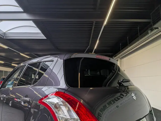 Suzuki Swift 1.2 X-tra Edition | * Carplay 2015 Benzine 10