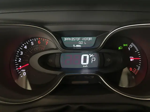Renault Captur 1.2 TCe 120 EDC Intens 2017 Benzine 38
