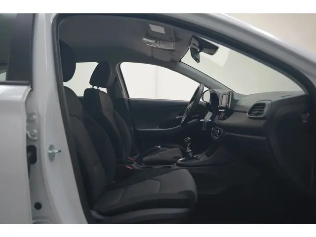 Hyundai i30 Wagon 1.4 [AC, Cruise, Led] 2017 Benzine 32