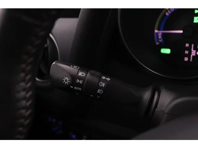 Toyota Auris 1.8 Hybrid Dynamic 2018 Hybride Benzine 30