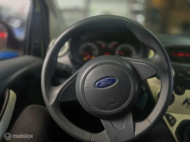 Ford Ka 1.2 Cool & Sound start/stop/ Airco / Apk 2012 Benzine 12