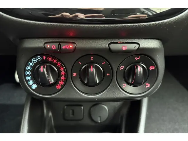 Opel Corsa 1.4 Black Edition 2018 Benzine 21