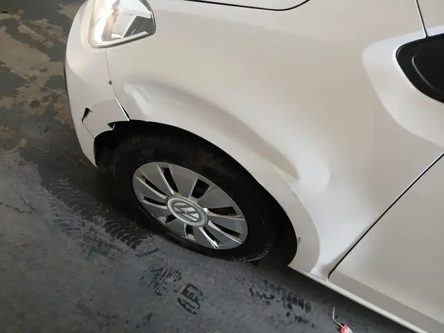 Volkswagen up! 1.0 BMT move up! SCHADEAUTO!! 2017 Benzine 10