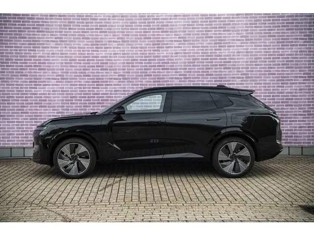 Lynk & Co 08 1.5 More 2025 Hybride Benzine 8