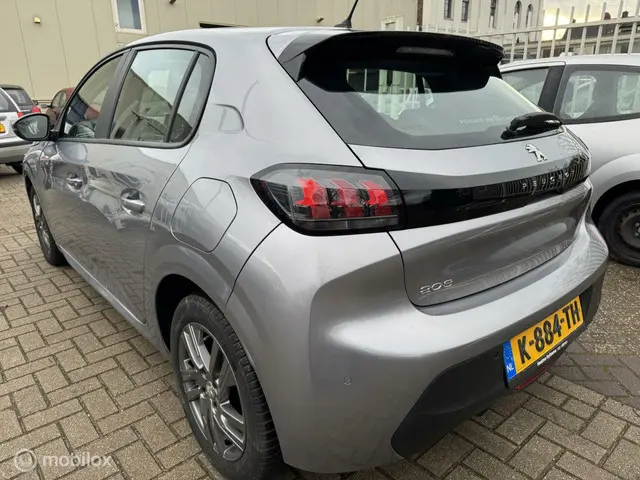 Peugeot 208 1.2 PureTech Active Pack 2021 Benzine 4