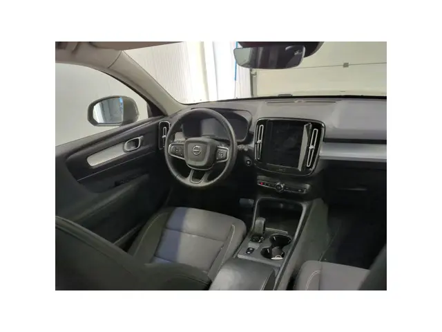 Volvo XC40 1.5 T2 Momentum 2022 Benzine 3