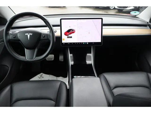 Tesla Model 3 2