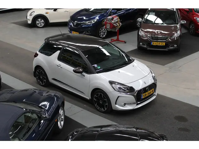 DS DS 3 1.6 THP Sport Chic 2016 Benzine 27