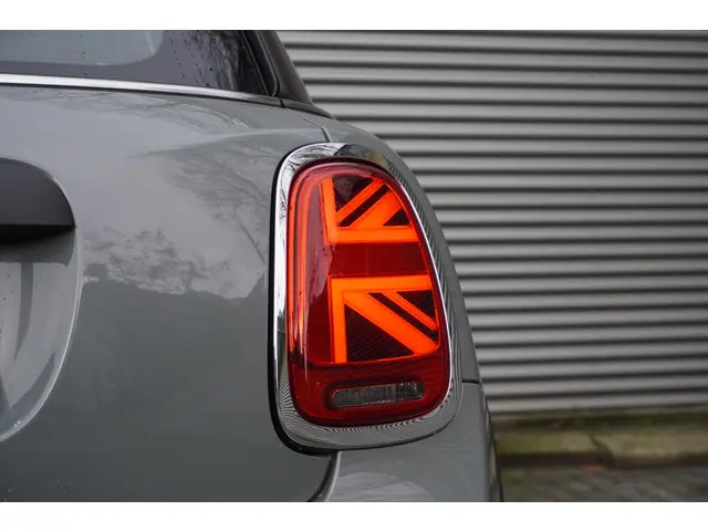 MINI 5-Deurs One 2022 Benzine 17