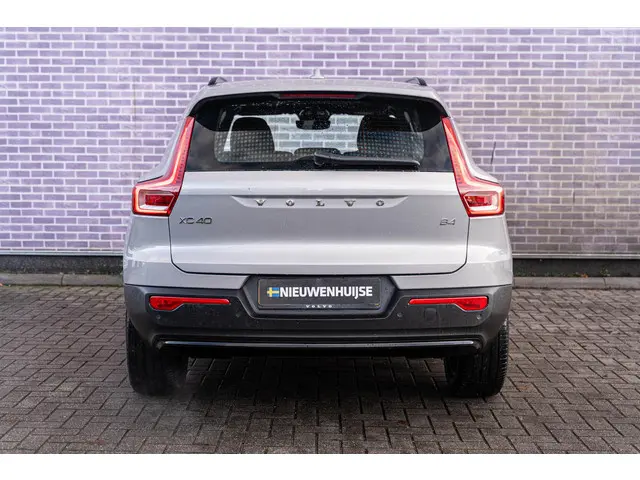 Volvo XC40 2.0 B4 Plus Dark 2024 Benzine 12