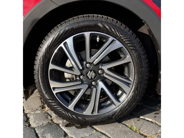 Suzuki Swift 1.2 SportLine Smart Hybrid 2023 Benzine 6