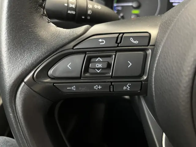 Toyota Yaris 1.5 Hybrid 115 Active 2021 Hybride Benzine 32