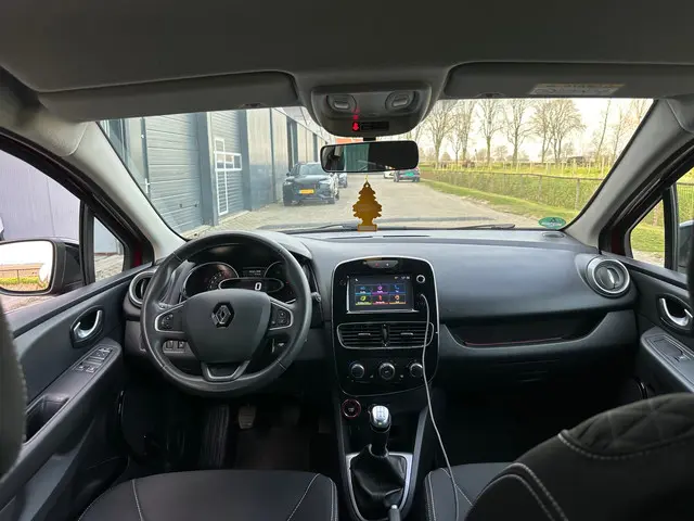 Renault Clio 0.9 TCe Limited 2018 Benzine 15