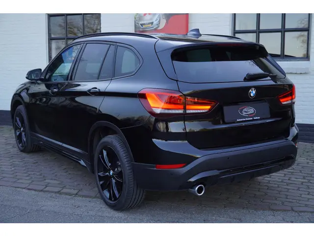 BMW X1 sDrive18i Executive Edition 2021 Benzine 13