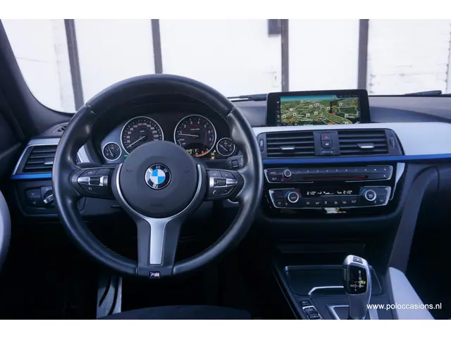 BMW 3 Serie 320i 2017 Benzine 9
