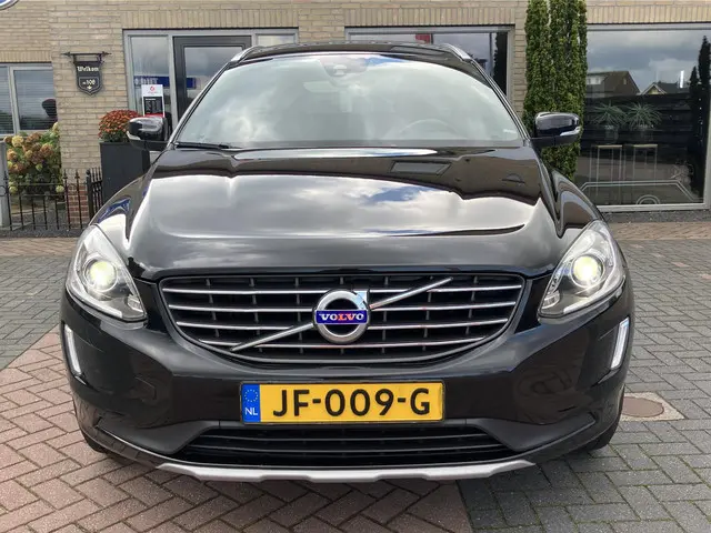 Volvo XC60 2.0 D4 FWD Ocean Race 2015 Diesel 8
