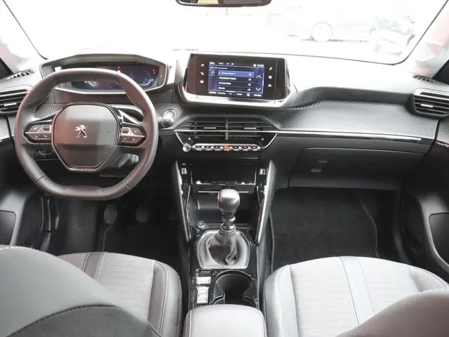 Peugeot 208 1.2 PureTech 101pk Allure Pack 2023 Benzine 39