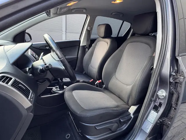 Hyundai i20 1.2 HP i-Motion / Led / Airco 2014 Benzine 6