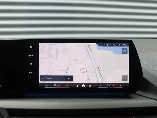 BMW 1 Serie 5-deurs 120 2025 Benzine 23