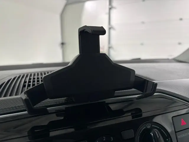 Volkswagen up! 1.0 BMT move up! 2017 Benzine 15